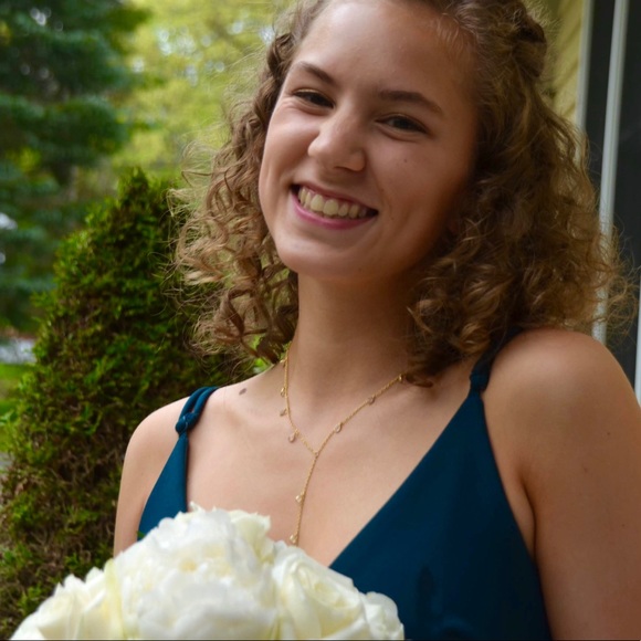 Meet your Posher, Ana - Picture 1 of 3